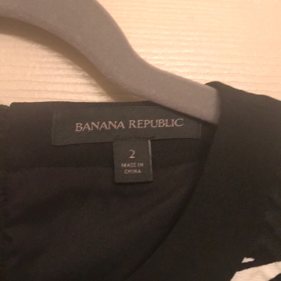 Banana Republic White and Black Pattern - Picture 4 of 8